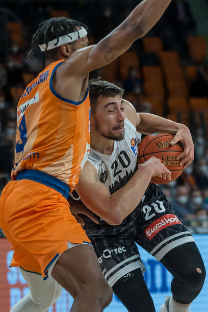 与此同时 与此同时