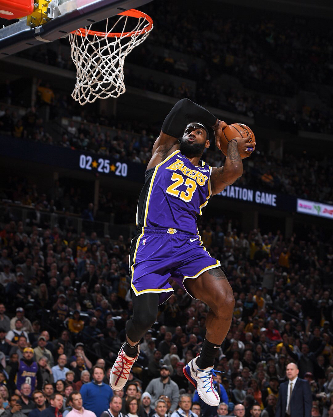 缩小甚至反 缩小甚至反