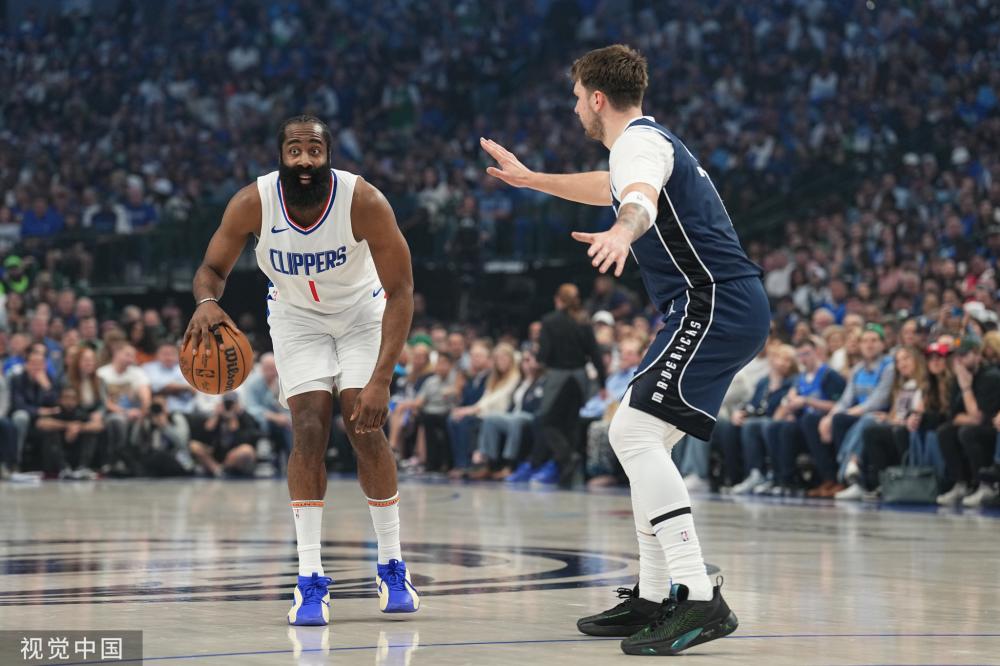 强如库里当年选秀才是第七顺位被选中，之前的球队后悔死了